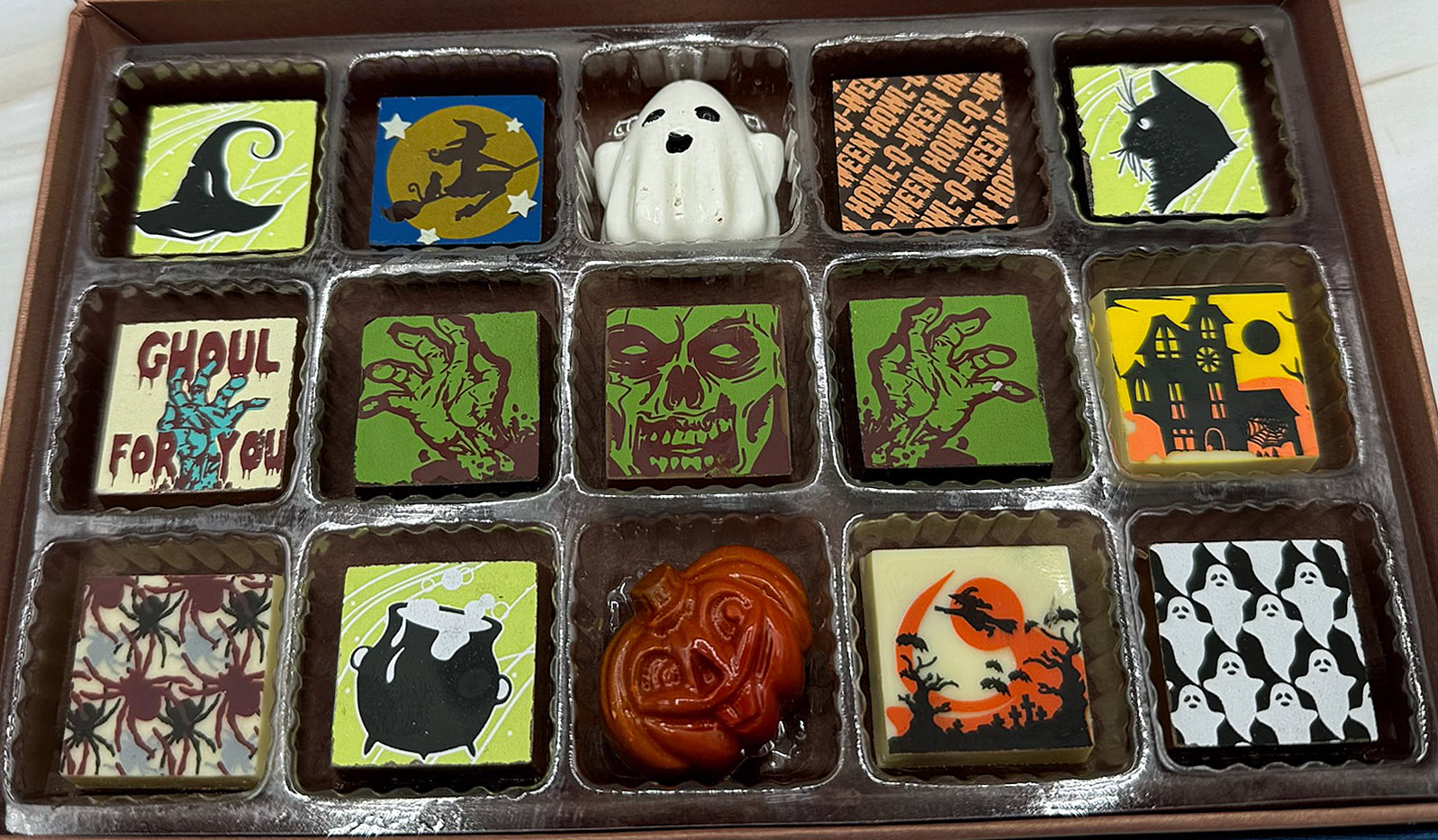 15 Piece Halloween Box